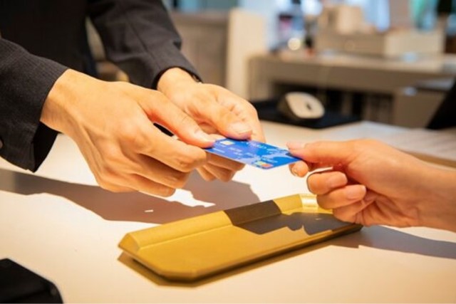 クレジットカードのキャッシングやリボ払いも借り換え可能